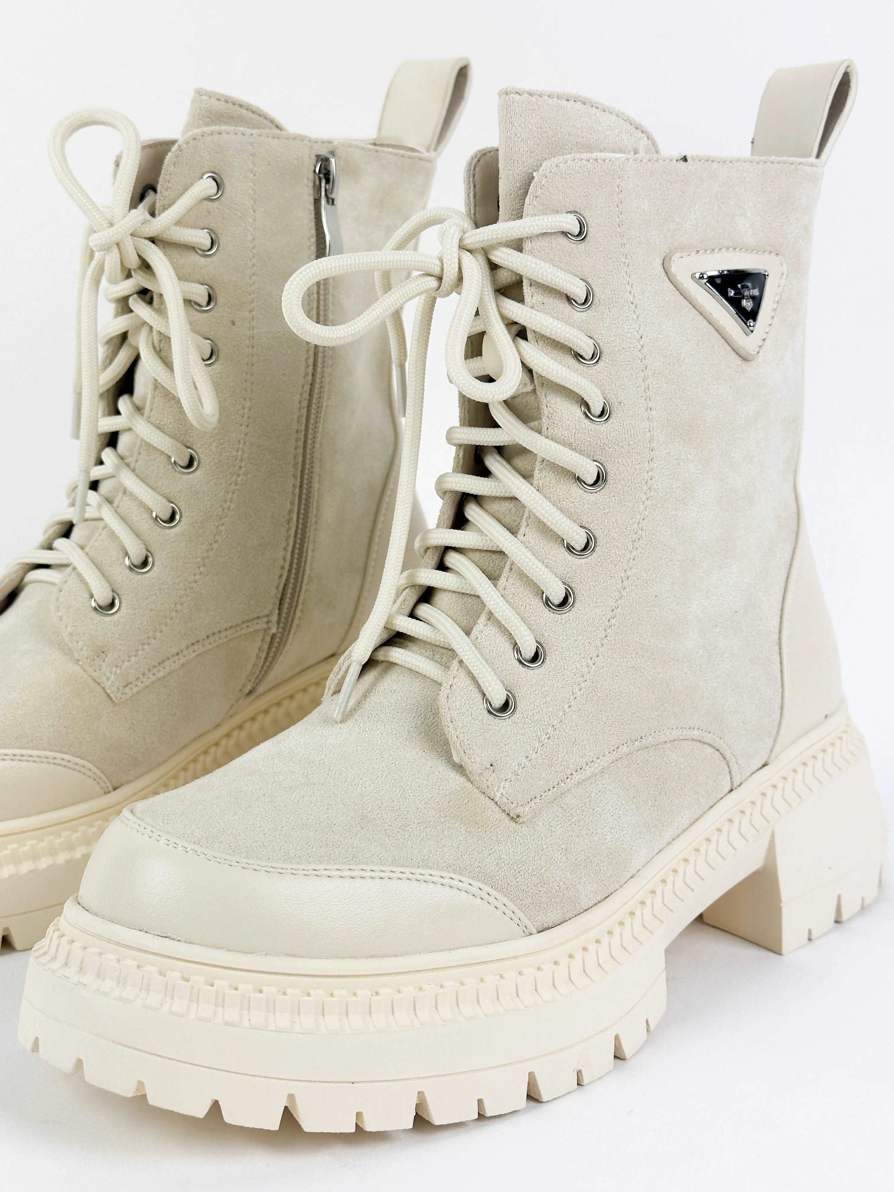 BOTTINES EN DAIM - BEIGE