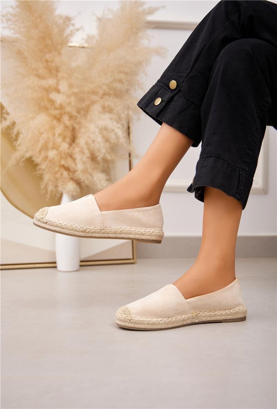 Espadrilles femme artisanales : styles et tarifs chez Escadrille Paris Espadrilles femme artisanales : styles et tarifs chez Escadrille Paris
