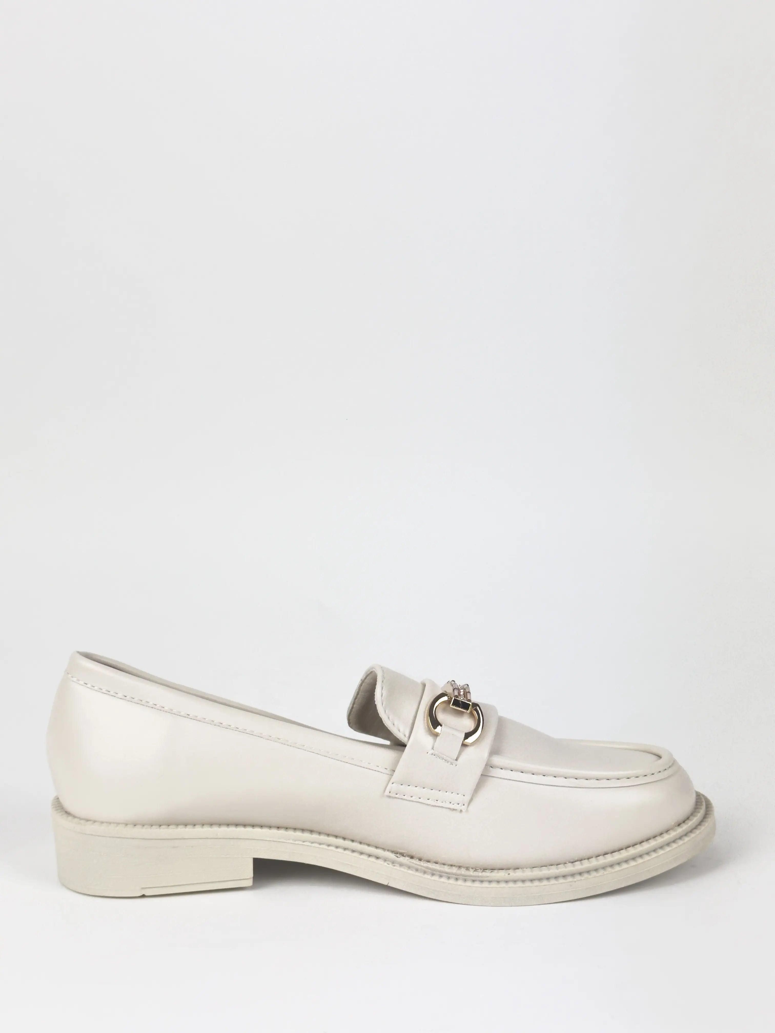 MOCASSINS EN CUIR AVEC DÉCORATION - BEIGE