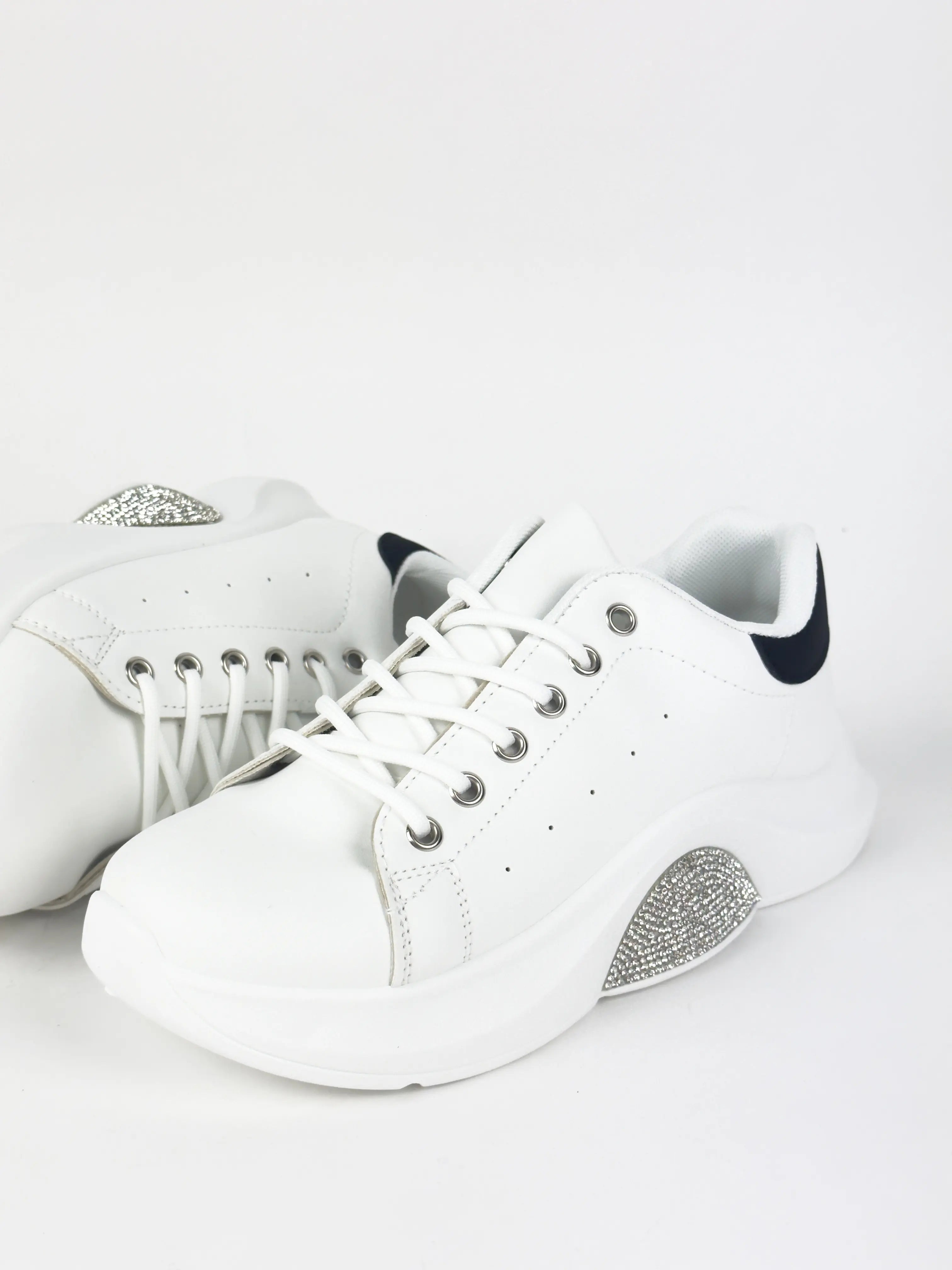 BASKETS EN CUIR - BLANC