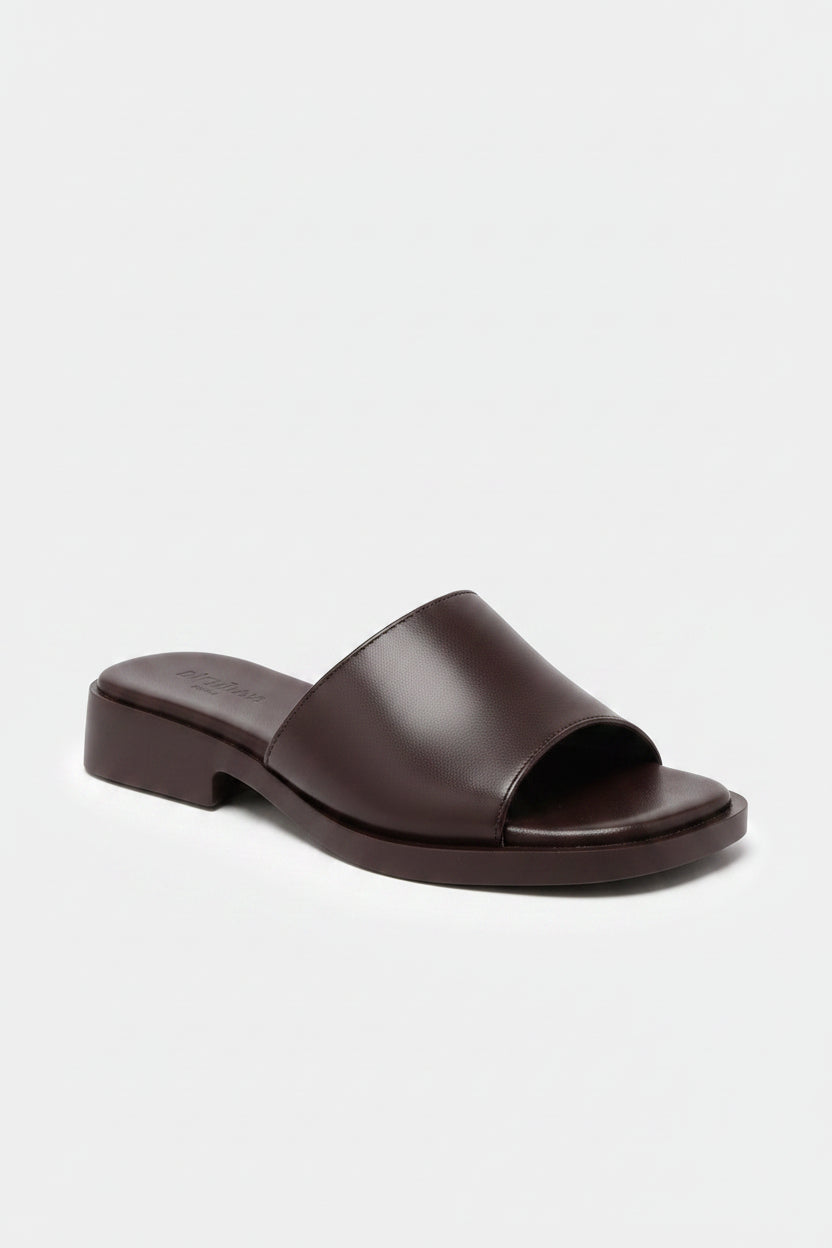 Sandales plates marron à petit talon pour femme – Maison de Mode Maroc