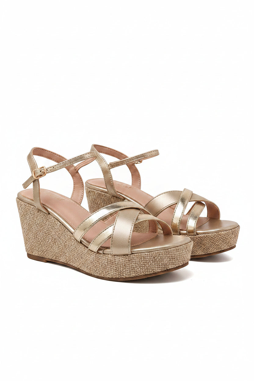 Sandales compensées dorées à brides croisées 9 cm – Maison de Mode Maroc